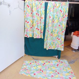qc61 	1970's	Vintage 3 PIECES Floral cotton curtains	$40