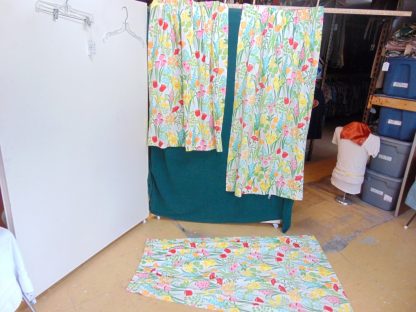 qc61 	1970's	Vintage 3 PIECES Floral cotton curtains	$40