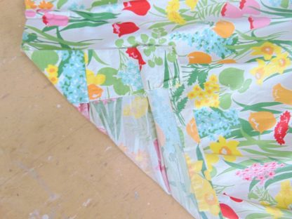 qc61 	1970's	Vintage 3 PIECES Floral cotton curtains	$40 - Image 2