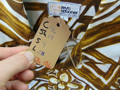 s67h186		Tapa Reyn Spooner cotton vintage Hawaiian shirt Chest size 46 inches 	$30 - Image 3