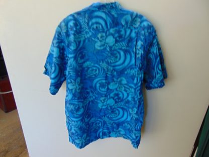 s67h193	1960's	Floral cotton vintage Hawaiian shirt Chest size 47 inches 	$20 - Image 3