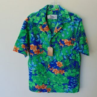 s67h196	1970's	polyester Floral like a jungle vintage Hawaiian shirt Chest size 43 inches 	$20