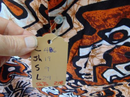 s67h208	1960's	Barkcloth cotton vintage Tapa print  Hawaiian shirt Chest size 46 inches 	$30 - Image 2