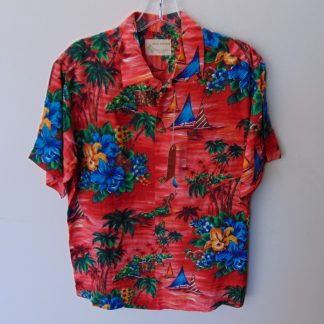 s67h214	1950's	Royal Hawaiian Crepe Rayon like new vintage Hawaiian shirt Chest size 43 inches 	$120