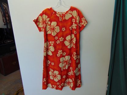 ww25	1970's	Vintage Womens Hawaiian cotton barkcloth mumu cool details	$60