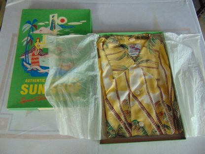 su160	Sun Surf/ Toyo Enterprise/ Japanese Repro Vintage  Rayon Hawaiian Shirt Chest 46 inches L Sp. Edition	$280 - Image 2